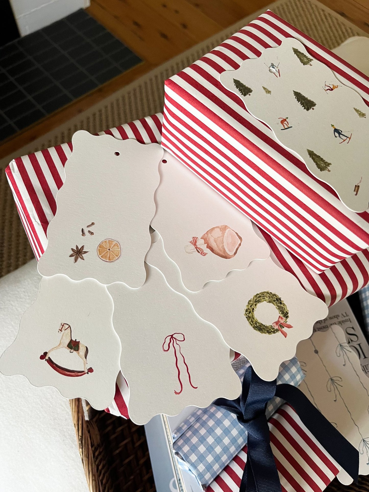 Scalloped Christmas Tags